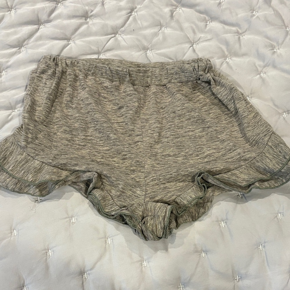 Sadie & Sage Gray/green Ruffle Shorts